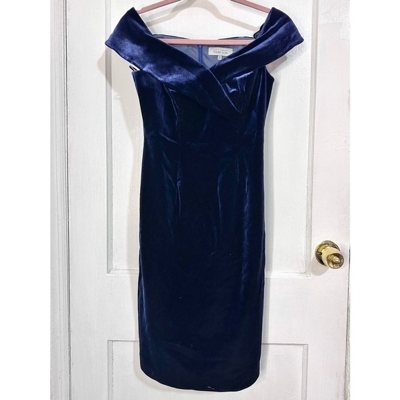 NWT Rickie‎ Freeman Terri Jon Cocktail Dress Velvet Off the Shoulder Size 4 Blue - Picture 1 of 7